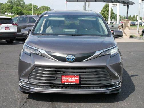 2023 Toyota Sienna XLE