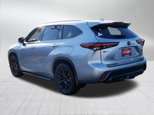 2025 Toyota Highlander XLE