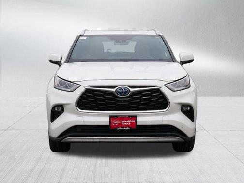 2021 Toyota Highlander Hybrid Platinum