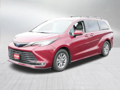 2022 Toyota Sienna XLE 7 Passenger