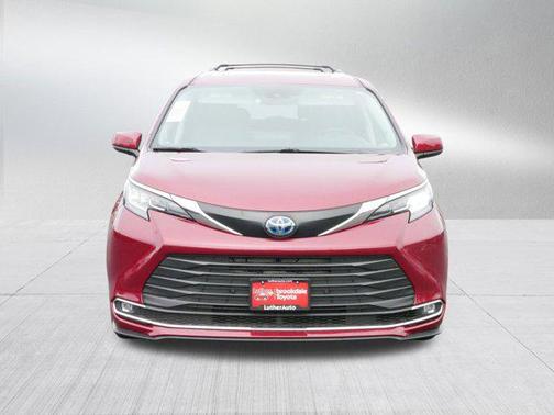 2022 Toyota Sienna XLE 7 Passenger