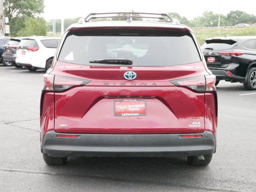 2022 Toyota Sienna XLE 7 Passenger