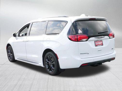 2020 Chrysler Pacifica L