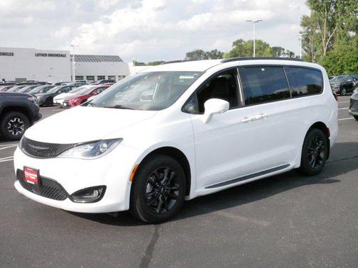 2020 Chrysler Pacifica L