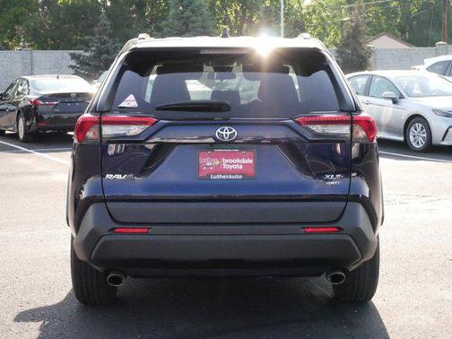 2022 Toyota RAV4 XLE