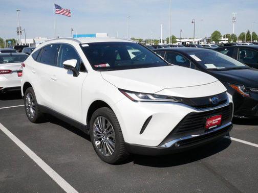 Blizzard Pearl 2022 Toyota Venza Limited