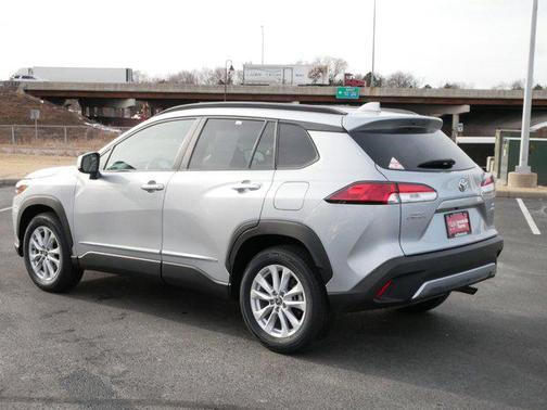 2022 Toyota Corolla Cross LE