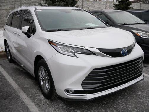 2024 Toyota Sienna Limited
