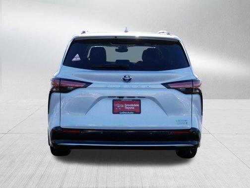 2024 Toyota Sienna Limited