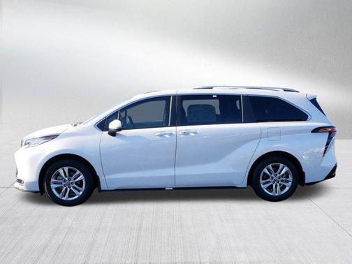 2024 Toyota Sienna Limited