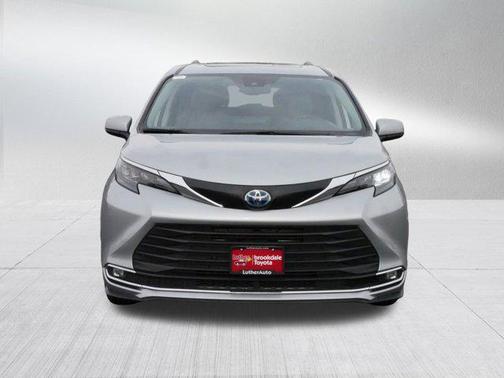 2024 Toyota Sienna XLE Autono-MaaS