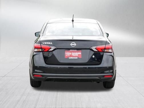 Super Black 2024 Nissan Versa 1.6 S