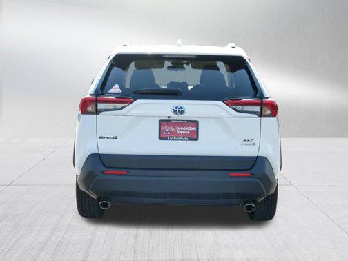 2022 Toyota RAV4 Hybrid XLE