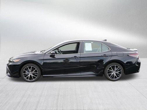 2024 Toyota Camry Hybrid SE