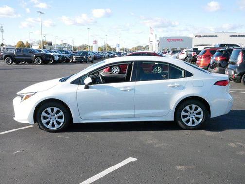 2025 Toyota Corolla Hybrid LE