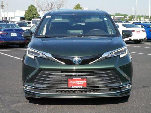 2022 Toyota Sienna Platinum 7 Passenger