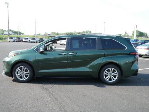 2022 Toyota Sienna Platinum 7 Passenger