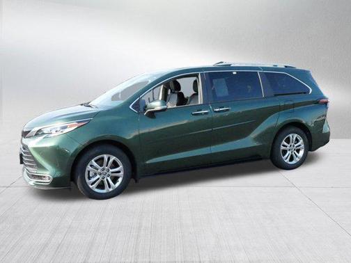 2022 Toyota Sienna Platinum 7 Passenger