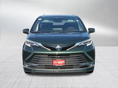 2022 Toyota Sienna Platinum 7 Passenger