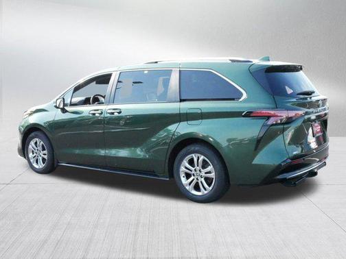 2022 Toyota Sienna Platinum 7 Passenger