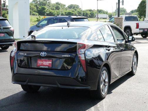 2016 Toyota Prius Three Touring