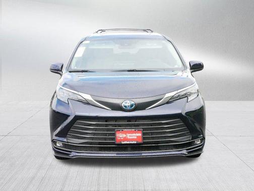 2025 Toyota Sienna XLE 7 Passenger