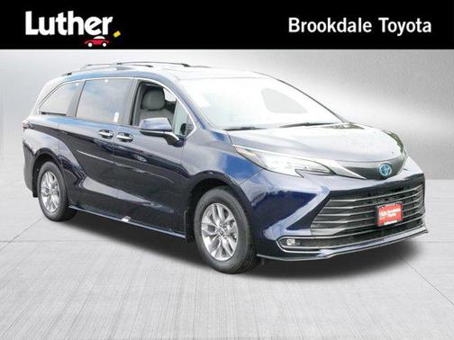 2025 Toyota Sienna XLE 7 Passenger