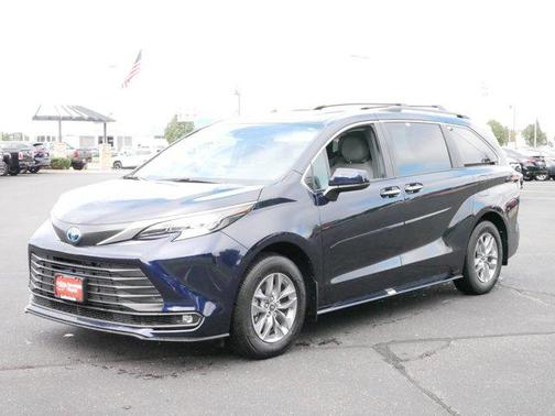 2025 Toyota Sienna XLE 7 Passenger