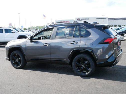 2020 Toyota RAV4 Hybrid SE