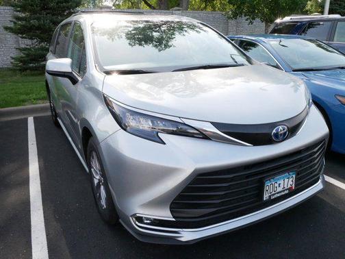 2024 Toyota Sienna XLE 7 Passenger