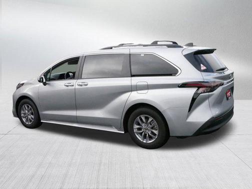 2024 Toyota Sienna XLE 7 Passenger