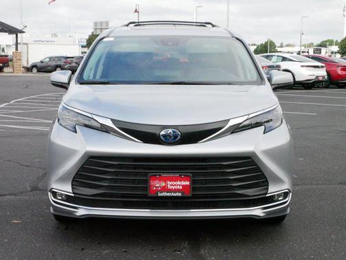 2024 Toyota Sienna XLE 7 Passenger