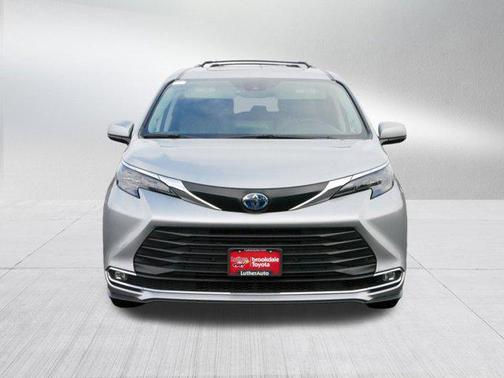 2024 Toyota Sienna XLE 7 Passenger