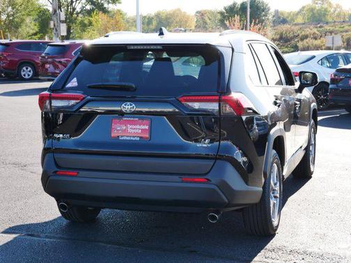 2025 Toyota RAV4 Hybrid SE