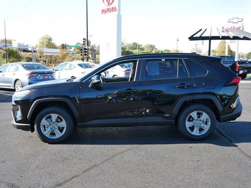 2025 Toyota RAV4 Hybrid SE