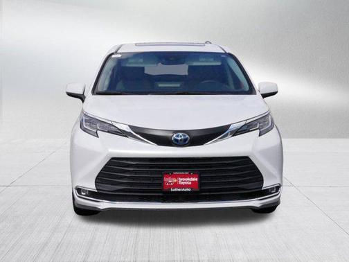 2022 Toyota Sienna XLE 7 Passenger