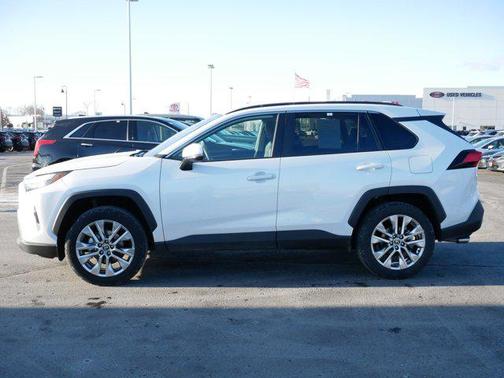 2025 Toyota RAV4 XLE Premium