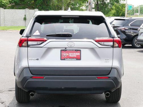 2024 Toyota RAV4 LE