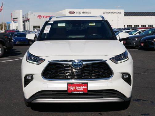 2021 Toyota Highlander Hybrid Platinum