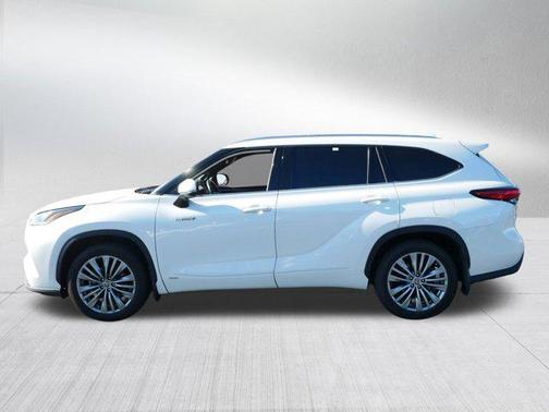 2021 Toyota Highlander Hybrid Platinum