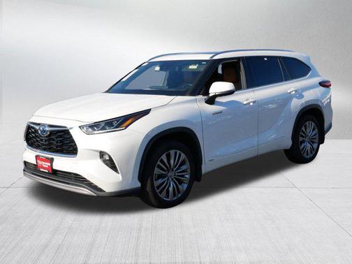 2021 Toyota Highlander Hybrid Platinum