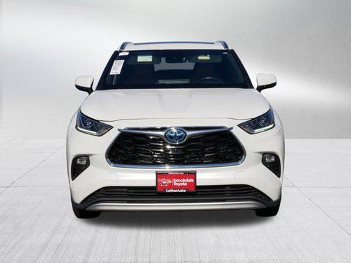 2021 Toyota Highlander Hybrid Platinum