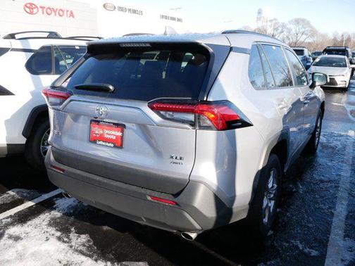 2025 Toyota RAV4 XLE