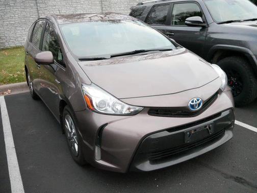 2016 Toyota Prius v Three