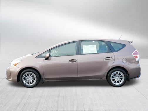 2016 Toyota Prius v Three