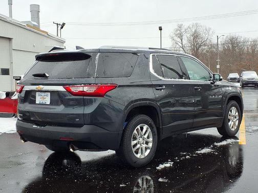 Graphite Metallic 2018 Chevrolet Traverse LT Cloth