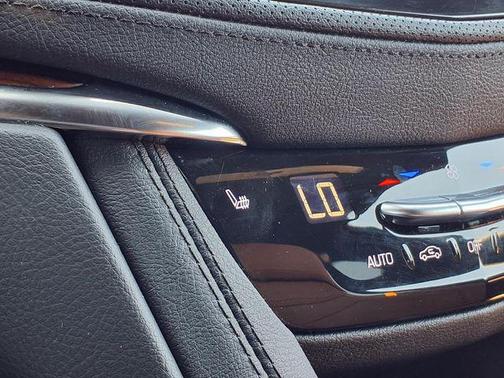 Crystal White Tricoat 2024 Cadillac XT5 Premium Luxury