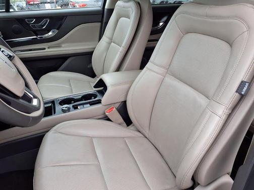 Pristine White Metallic Tri-Coat 2023 Lincoln Corsair Standard