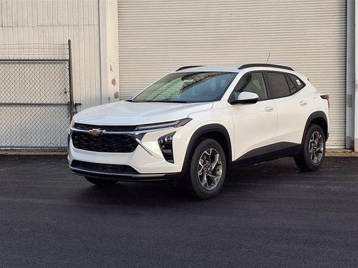 Summit White 2026 Chevrolet Trax LT