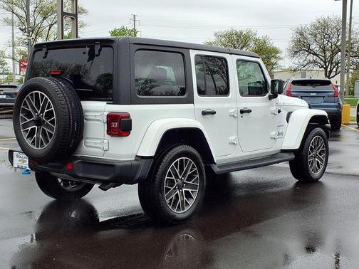 Bright White Clearcoat 2023 Jeep Wrangler 4xe Sahara